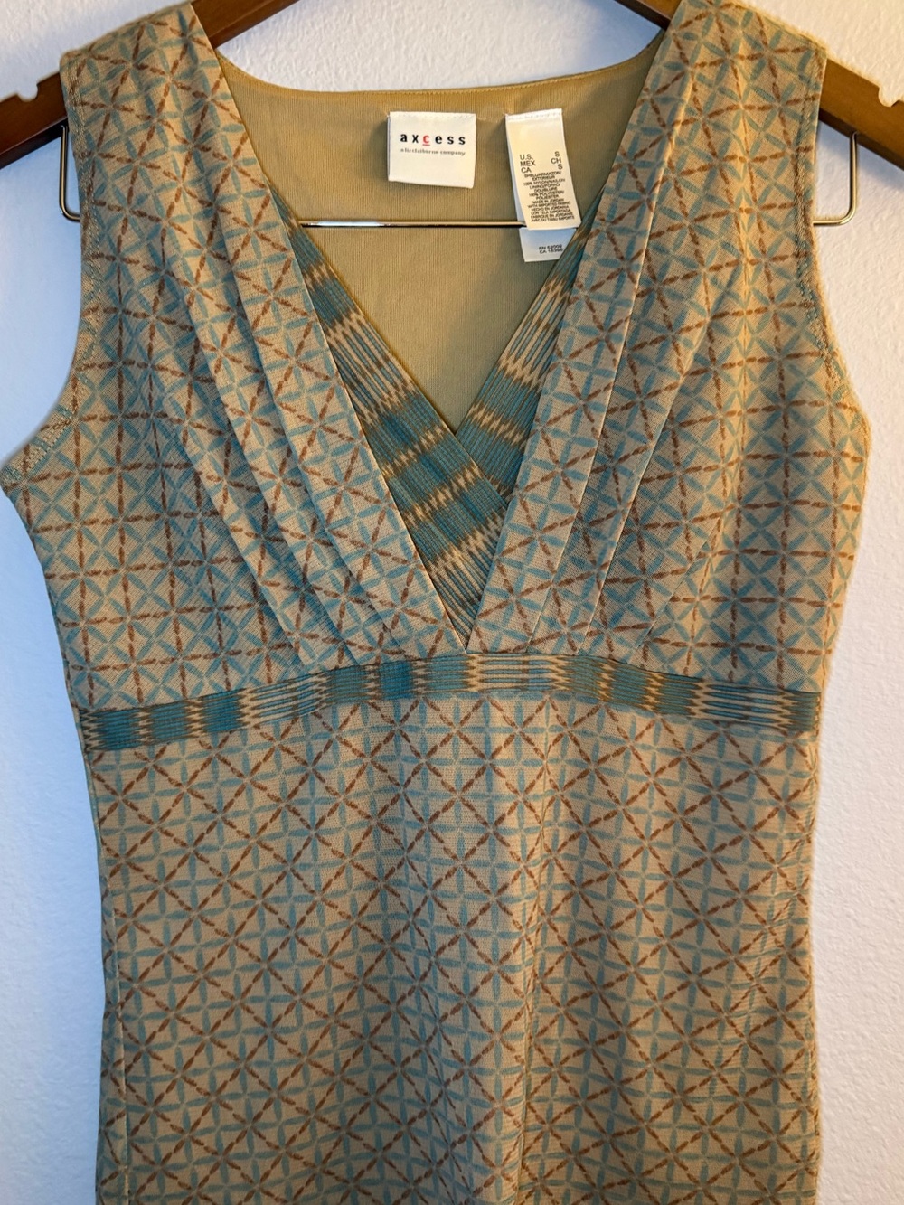 Axcess Teal & Tan Geometric V-Neck Knit Top